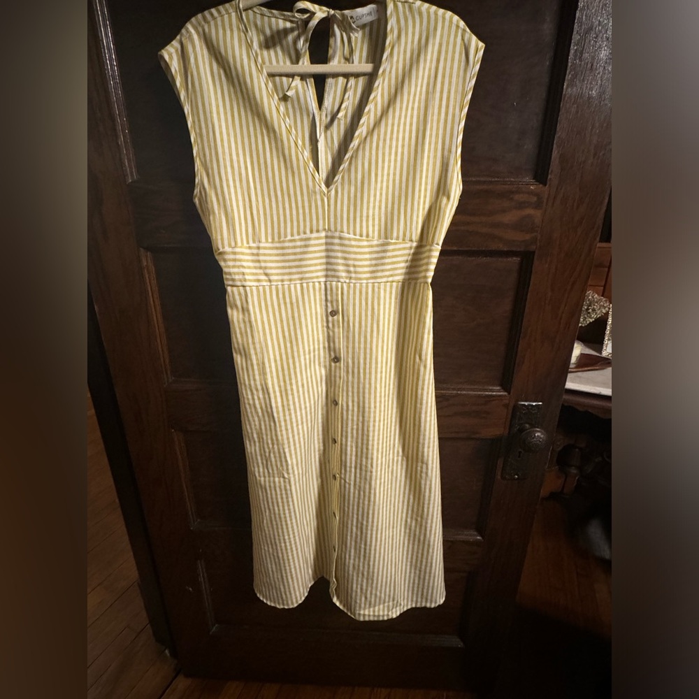 Cupshe Yellow V-Neck Sleeveless Sundress, Size Small